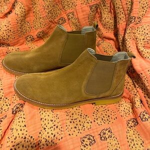 BRAND NEW Boden suede booties - size 41